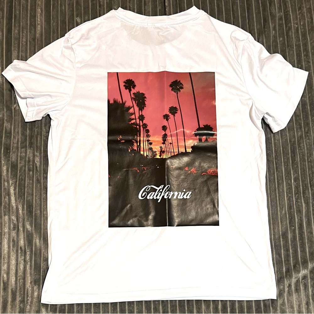 Graphic tee - Picture 2 of 3